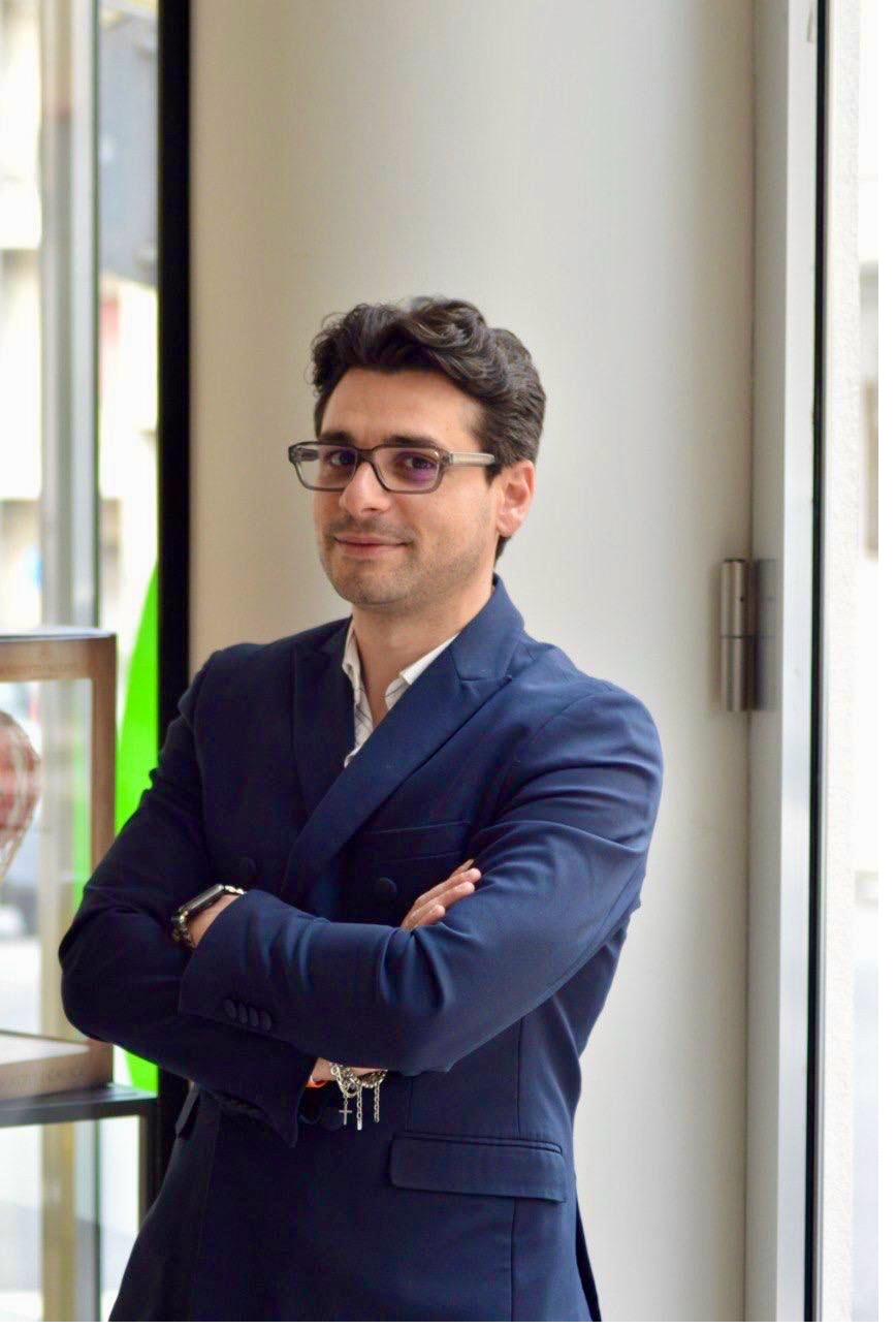 Foto founder hi-res